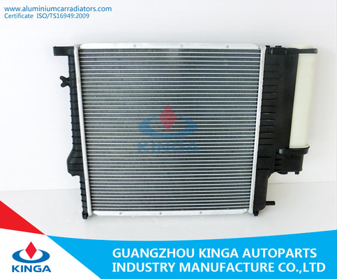 Radiateur en aluminium de voiture de pièces d'auto pour BMW 316/318/320/325 90 OEM 1719264/1723528 À fournisseur