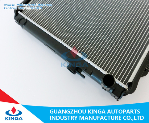 Radiateurs en aluminium automatiques de voiture de pièces de moteur pour la TA de COLLECTE de Toyota HILUX fournisseur
