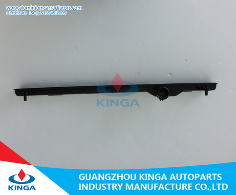 La TA de TOYOTA en plastique REIZ GRX121/2 04 de réservoir de radiateur de réservoir de dessus de radiateur fournisseur