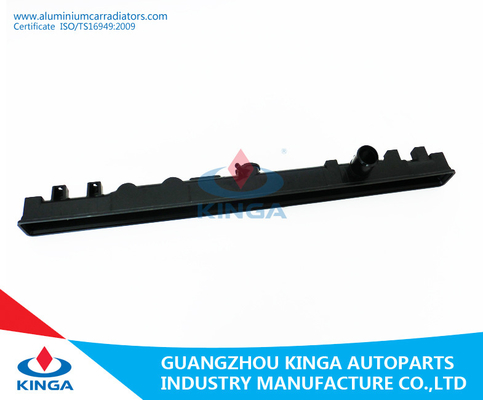 Réservoir en plastique de radiateur de l'eau pour Toyota Innova Vigo '04 À, taille de 48*678mm fournisseur