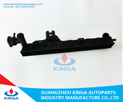 Réservoir en plastique de radiateur noir de débouché pour Chrysler 1999 2000 cherokee grands fournisseur