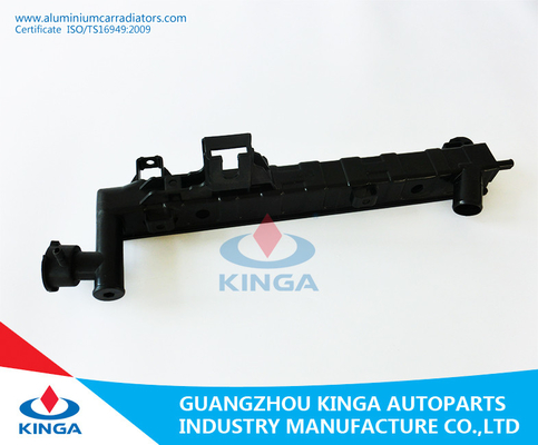 Réservoir en plastique de radiateur noir de débouché pour Chrysler 1999 2000 cherokee grands fournisseur