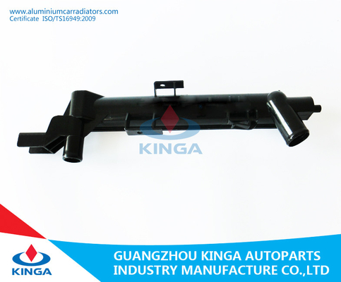 PA66 redressent le remplacement en plastique de réservoir de radiateur pour Toyota Rav4 '03 ACA21 À fournisseur