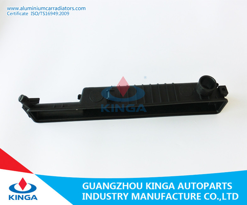 le radiateur en plastique de BMW de noir de réservoir du radiateur E30 gauche de 320i/325i '87-00 échoue fournisseur