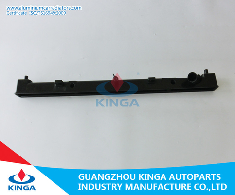 Remplacement en plastique Mazda 6 2010 de réservoir de refroidissement de radiateur efficace de l'eau À fournisseur
