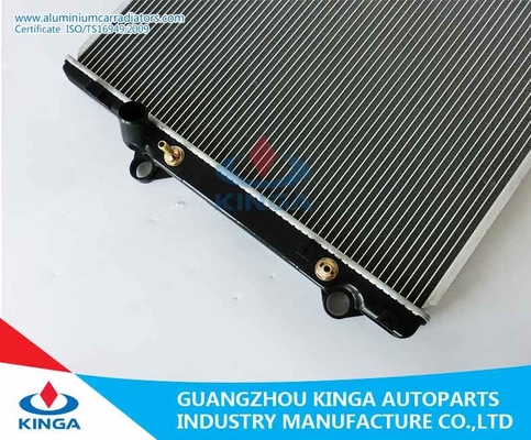 La locomotive à vapeur de l'eau de voiture partie OEM des véhicules à moteur 16400 de Toyota KZJ120 1KZT de radiateurs 67310 fournisseur