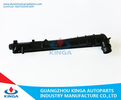 Le radiateur durable de rechange de BMW de réservoir en plastique GAUCHE de radiateur échoue la TA de 316/318i 98-02 fournisseur
