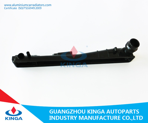 Le radiateur durable de rechange de BMW de réservoir en plastique GAUCHE de radiateur échoue la TA de 316/318i 98-02 fournisseur