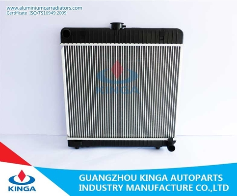 Le fond en plastique W123 de réservoir de radiateur de benz/TA de 200d/280c'76-85 fournisseur