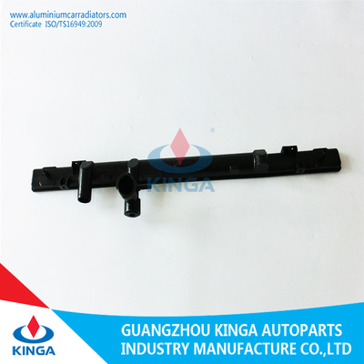 MAZDA 6' 02-03 À OEM de plastique l328-15-200 de réservoir de dessus de radiateur de réservoir de radiateur fournisseur