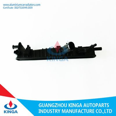 MAZDA 3' 06 - réservoirs en plastique gauches automatiques de radiateur de la TA pour le placement, OEM Z602-15-200C fournisseur