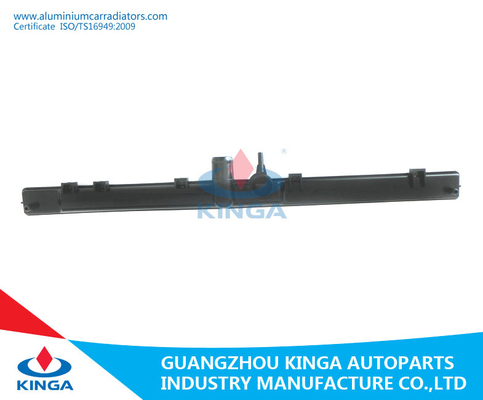 LANCER 01-05 au réservoir en plastique de dessus de radiateur de l'eau de réservoir de radiateur fournisseur