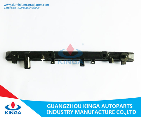 Réservoir en plastique TOYOTA CAMRY'90 - 94 SV30/SV35 de radiateur inférieur du diamètre 31mm À dans la couleur noire fournisseur