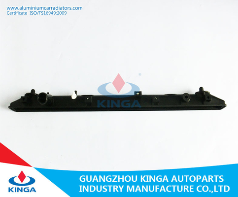 Réservoir en plastique TOYOTA CAMRY'90 - 94 SV30/SV35 de radiateur inférieur du diamètre 31mm À dans la couleur noire fournisseur