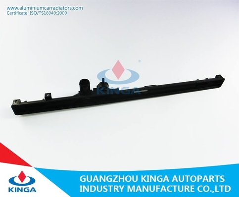 Voiture automatique en plastique PA66 de Toyota Lexus IS200/IS300'99 de réservoir de radiateur en aluminium fournisseur