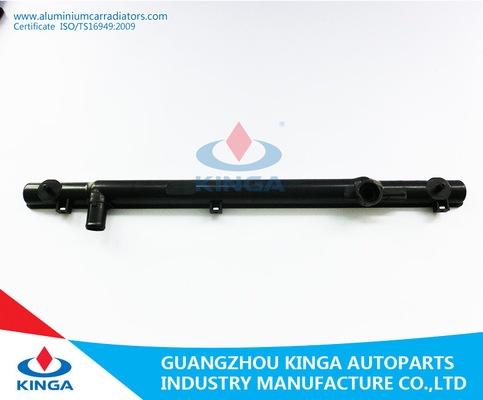 Réservoir en plastique de radiateur, réservoir d'eau d'accessoires de voiture pour LEXUS'95-99 RX300 fournisseur