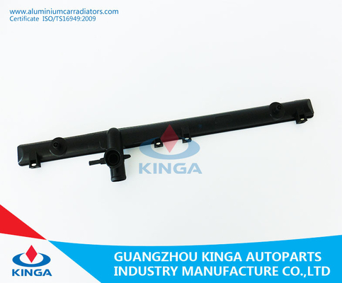 Réservoir de dessus de radiateur de rechange pour le chariot G15'96-02 d'OEM 11700-63G11/63G12 Suzuki Caltus à fournisseur