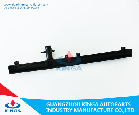 Réservoir de dessus de radiateur de rechange pour le chariot G15'96-02 d'OEM 11700-63G11/63G12 Suzuki Caltus à fournisseur