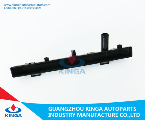 Escudo de Suzuki/Vitara'05 grand au réfrigérant à huile en plastique de couverture de radiateur de réservoir de radiateur fournisseur