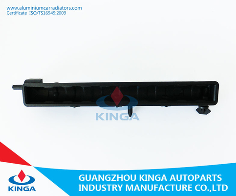 Réservoir en plastique d'admission du réservoir 17700-56B01radiator de radiateur de Suzuki Vitara'88-97 TD01 fournisseur