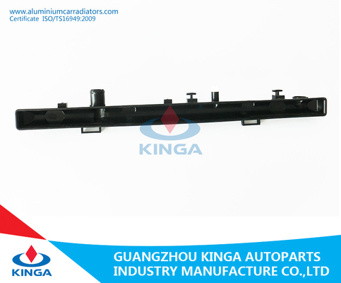 OEM 17700-80J10 Suzuki SX4'06 au réservoir en plastique d'extrémité de radiateur/au réservoir de radiateur partie fournisseur