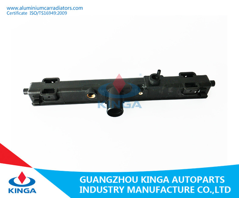 Réservoir de dessus de radiateur de Suzuki Perkins en plastique pour Replacment PA66+GF30 fournisseur