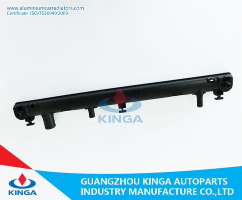 Réservoir inférieur en plastique pour le radiateur automatique du chariot G15 96-02 de Suzuki Caltus fournisseur