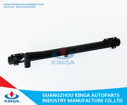 Le FOND en plastique du réservoir 17700-60A00/60A11/60A12 de radiateur de la TA de VITARA'88-97 TA01 G16A fournisseur
