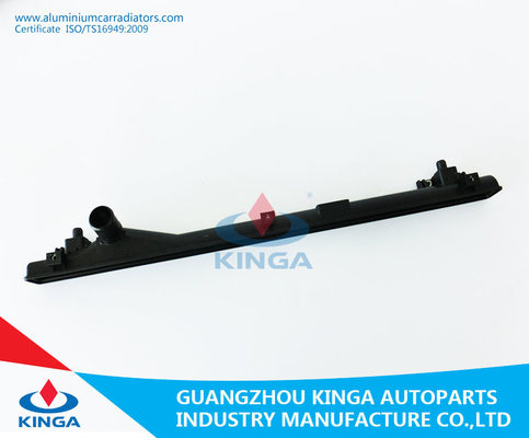 Le FOND en plastique du réservoir 17700-60A00/60A11/60A12 de radiateur de la TA de VITARA'88-97 TA01 G16A fournisseur