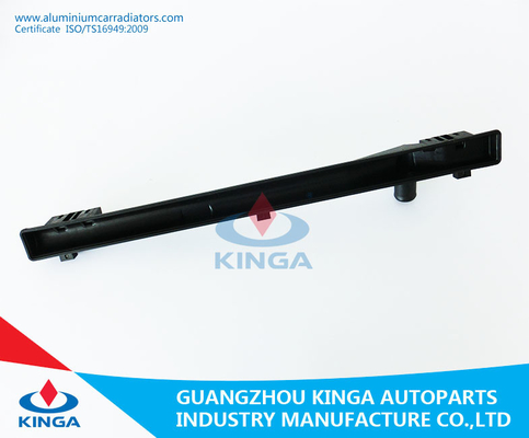 Le FOND en plastique du réservoir 17700-60A00/60A11/60A12 de radiateur de la TA de VITARA'88-97 TA01 G16A fournisseur