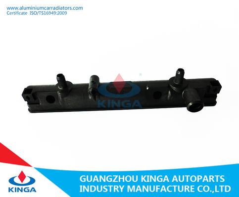 Réservoir en plastique de radiateur pour Suzuki 1.3L'rapide 96-01At OE : 91173911/17700-50G00 fournisseur
