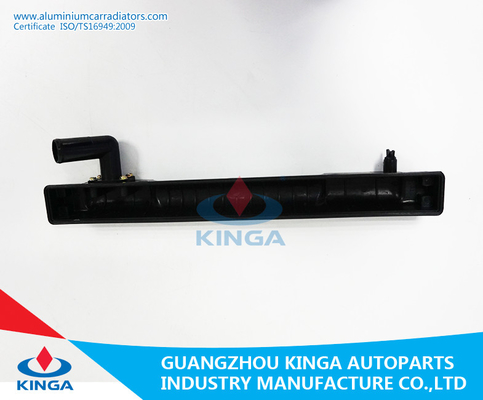 L047/PICKUP L200'86-91 au réservoir en plastique 62×599mm du FOND d'OEM de réservoir de radiateur fournisseur
