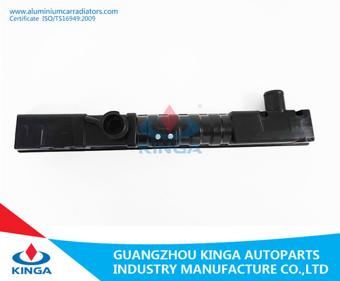 Réservoir en plastique de radiateur de pièces des véhicules à moteur de Toyota Hiace “88-89 2Y/3Y/4Y Mt pour le remplacement fournisseur