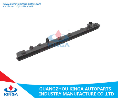 Réservoir de débouché de réservoir en plastique de refroidissement de radiateur pour Toyota Sxe10 98-01 à en le plastique fournisseur