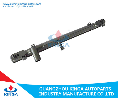 Le réservoir en plastique de radiateur de liquide réfrigérant pour le réservoir de radiateur de TOYOTA CROWN'06 UZS186 partie fournisseur