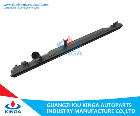 Le réservoir en plastique de radiateur de liquide réfrigérant pour le réservoir de radiateur de TOYOTA CROWN'06 UZS186 partie fournisseur