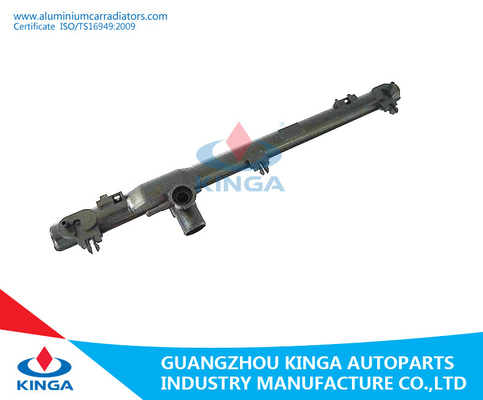 Emballage neutre de la TA de Toyota Crown'06 UZS187 de réservoir en plastique en aluminium automatique de radiateur fournisseur