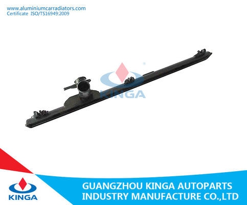 Emballage neutre de la TA de Toyota Crown'06 UZS187 de réservoir en plastique en aluminium automatique de radiateur fournisseur