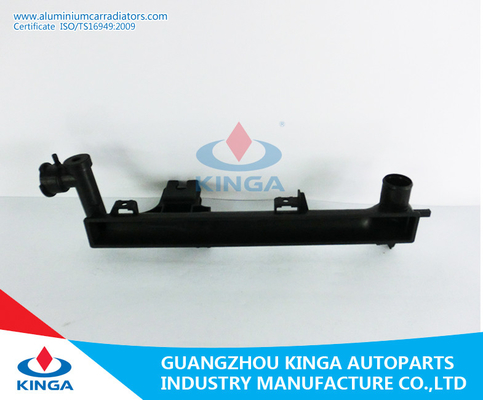 Réservoir de côté de radiateur/réservoir en plastique de radiateur pour le radiateur grand de Chrysler Cherokee'05-10 Mt fournisseur