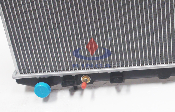 Radiateur de la coutume 21460-0M501 Nissan avec le réfrigérant à huile pour B14 ENSOLEILLÉ '1994 fournisseur