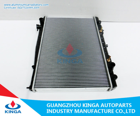 Radiateur automatique de noyau en aluminium pour le camion de Datsun 21460 2s810 avec le réservoir en plastique fournisseur